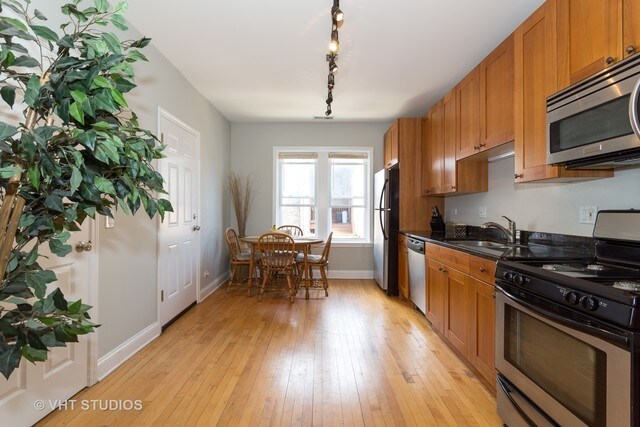 Foto del edificio - 2951 N Talman Ave