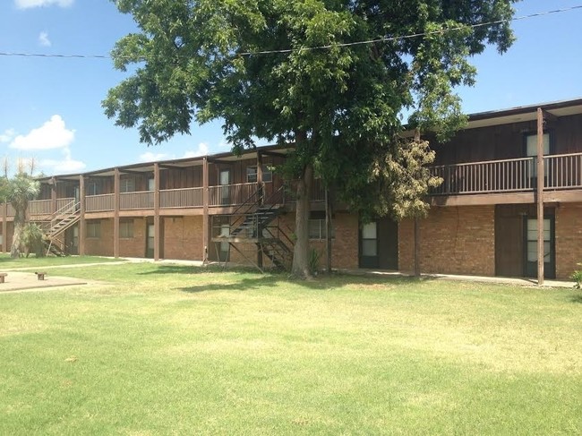 Building Photo - Llano Apartments