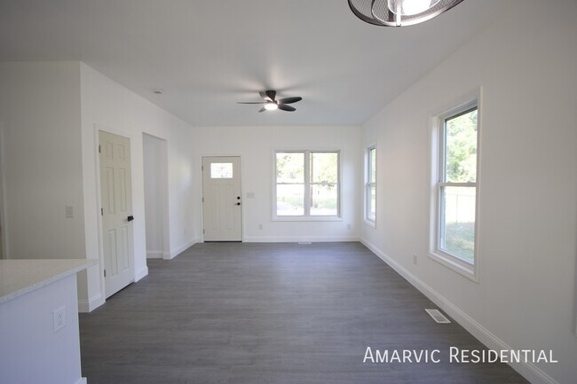 Foto del edificio - 621 Singletary St SE