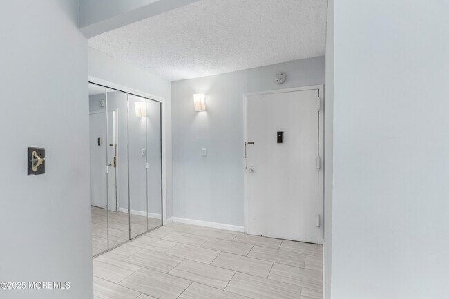 Building Photo - 480 Ocean Ave N