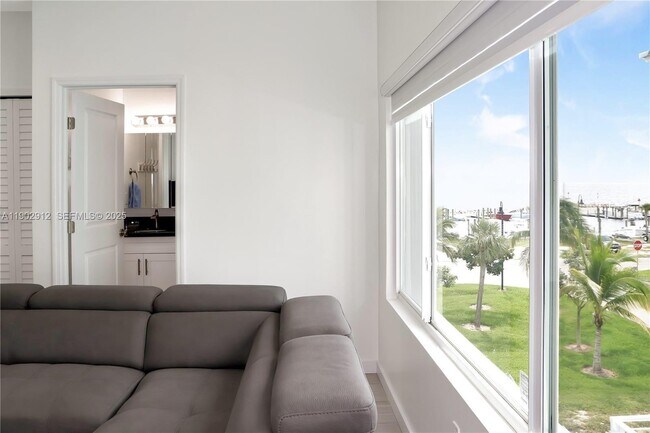 Foto del edificio - 94825 Overseas Hwy