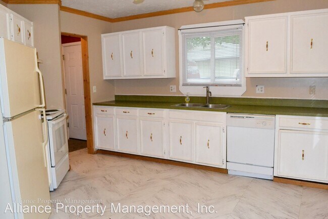 Building Photo - 4 br, 1.5 bath House - 2415 Charolais Ln.