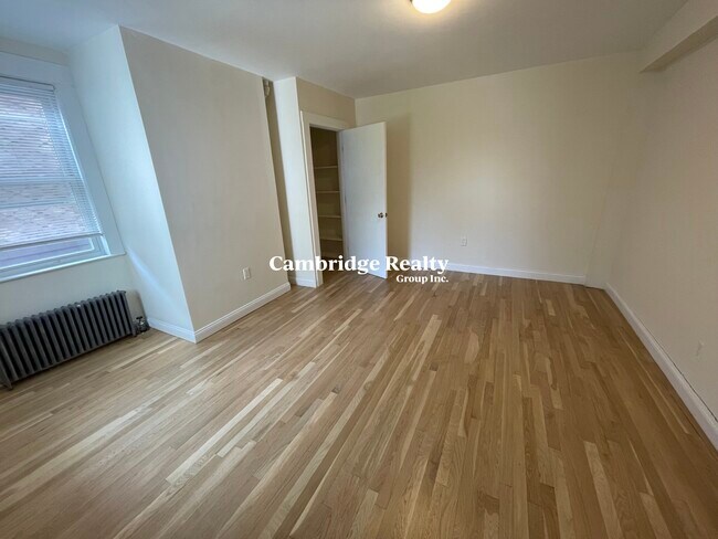 Building Photo - 357 Cambridge St