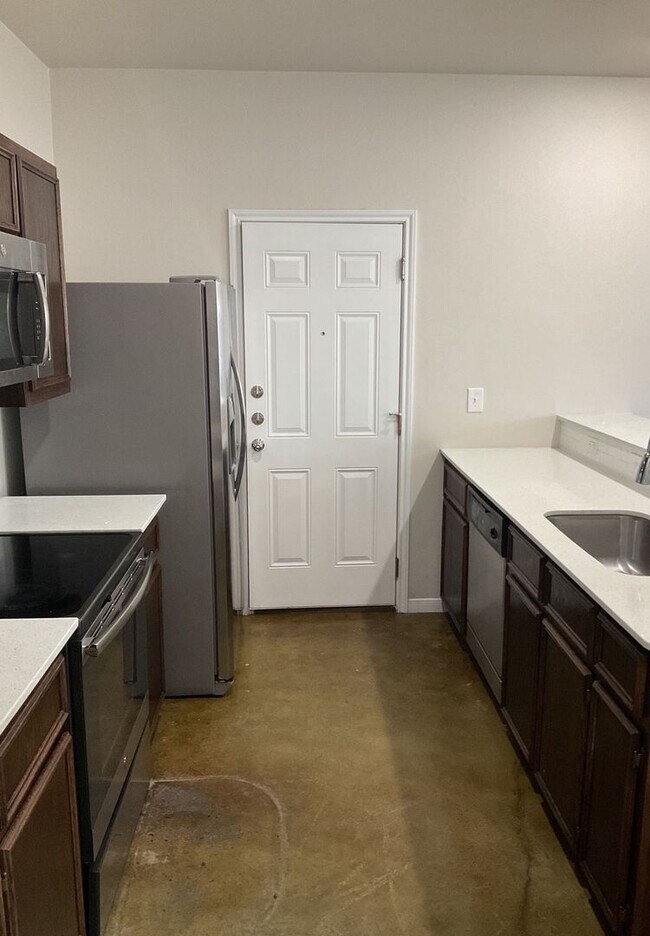 Foto del edificio - COMING SOON!