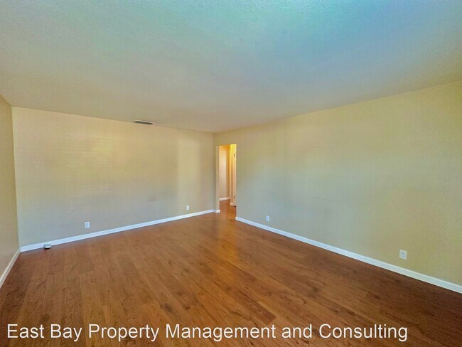 Building Photo - 2 br, 1 bath House - 1037 Elm Street