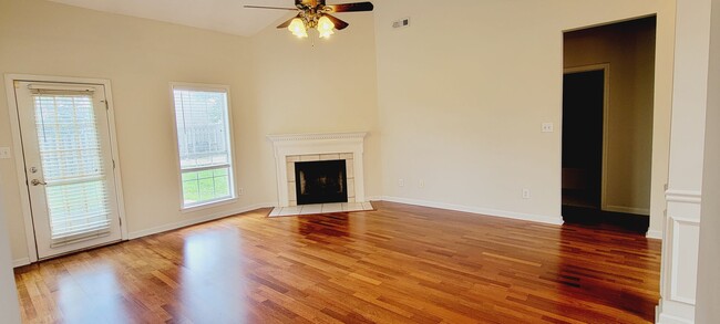Building Photo - 332 Old Cahaba Trail