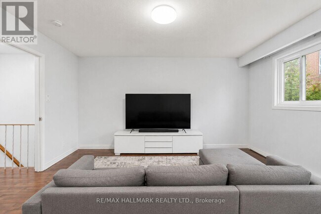 Photo du bâtiment - 82 Halsey Ave