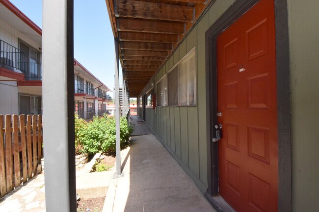 Foto del edificio - 2404 Longview St