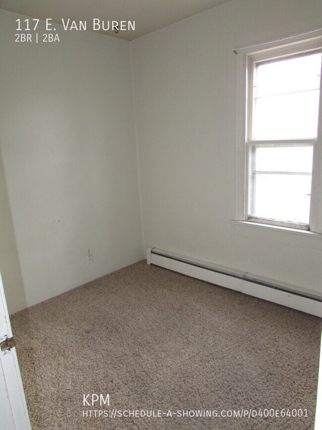 Building Photo - * PENDING APPLICATION * 2 BEDROOM | 1 1/2 ...