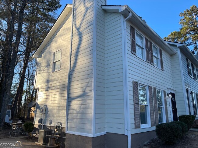 Foto del edificio - 130 Springdale Ct