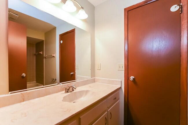 Building Photo - 715 Boysenberry Ct