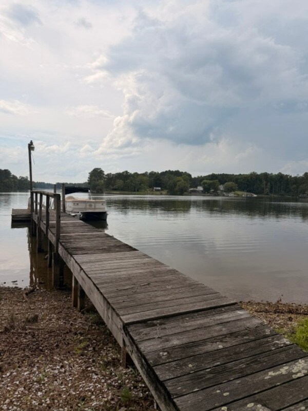 Foto del edificio - 127 Oak Pointe Rd