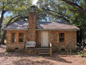 Building Photo - 1422 Gillespie Ave