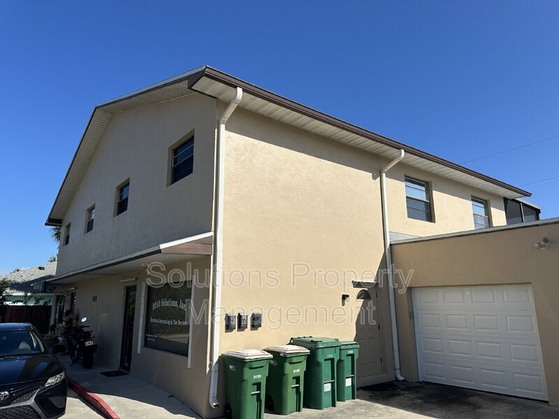 Primary Photo - 565 Jackson Ave