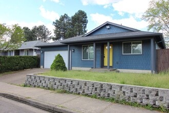 Building Photo - 599 Page Ct