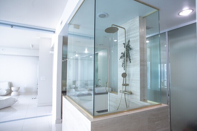 Foto del edificio - 1040 Biscayne Blvd