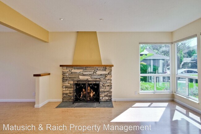Foto del edificio - 3 br, 2 bath House - 413 Curie Drive