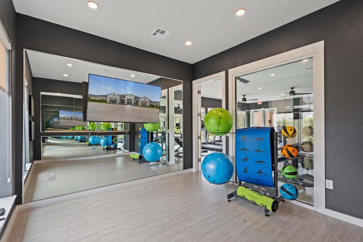 Building Photo - 1101 Halsey Dr