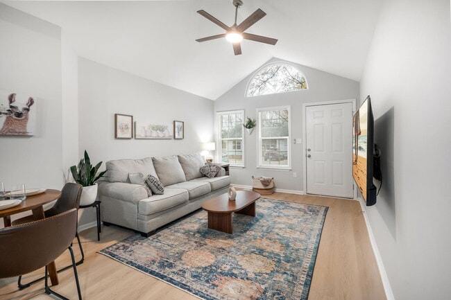 Photo - 420 Alpha St House