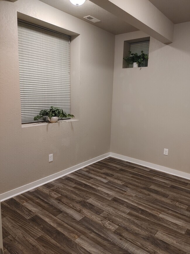 Foto del edificio - 1619 W Providence Ave