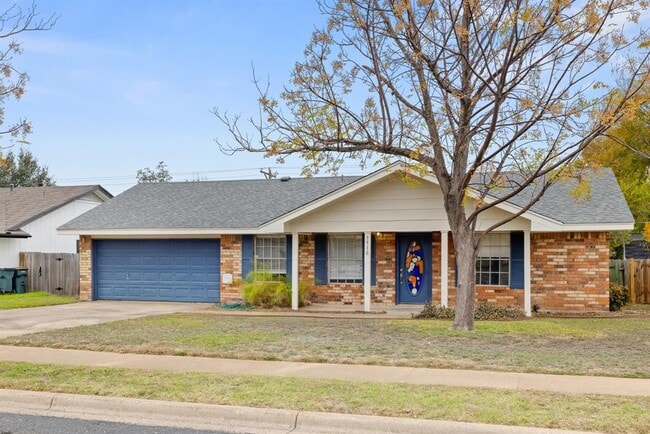 Building Photo - 3910 Hillside Dr