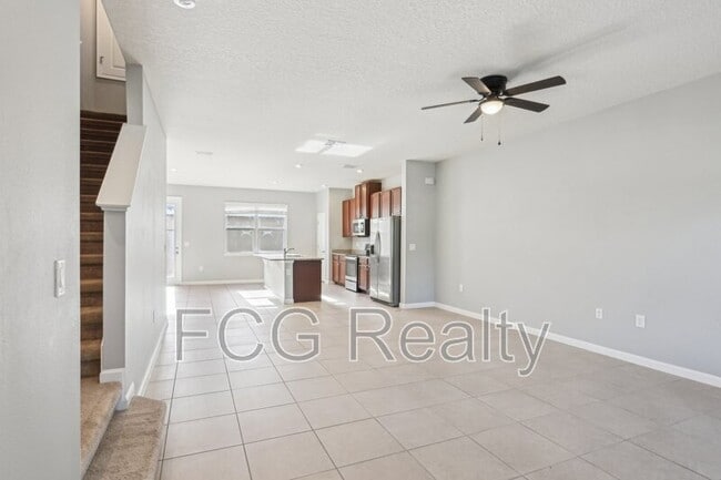 Building Photo - 6013 Blue Lily Wy