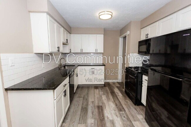 Foto del edificio - 16605 Kollin Ave