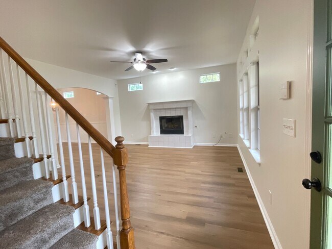 Building Photo - Charming 4/3.5 cottage in Bridgemill, Mast...
