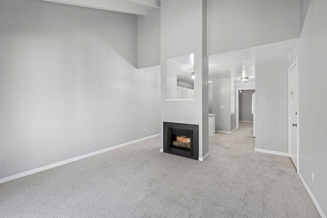 Foto del edificio - Walnut Creek! 1 bedroom 1 bathroom, Walk t...