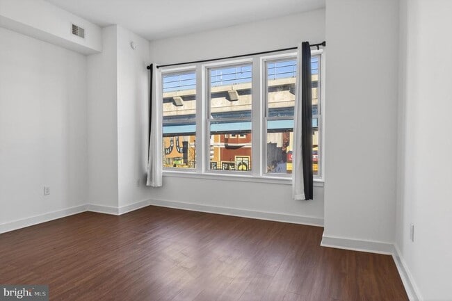 Foto del edificio - 6040 Market St