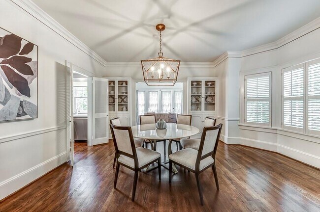 Foto del edificio - 57 Northwood Ave NE