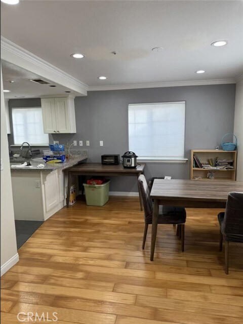 Foto del edificio - 2418 Harriman Ln