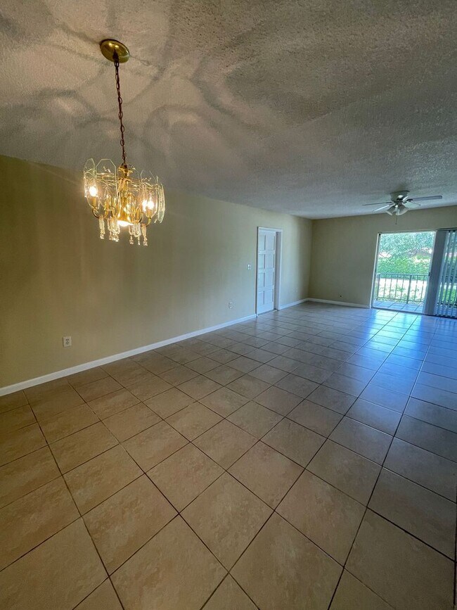 Foto del edificio - Special Move-In Offer: Get Half Off Your First Month’s Rent!