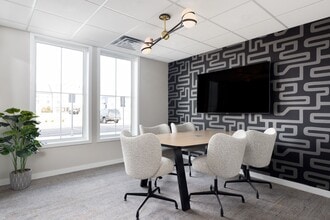 Interior Photo - Current 33