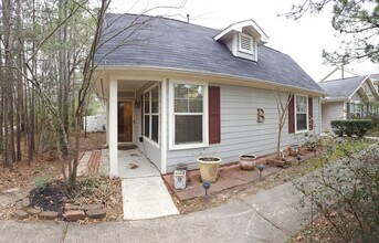 Building Photo - 26897 Hailey's Manor