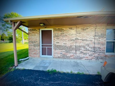 Primary Photo - 212 N Main St