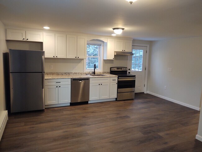 KITCHEN - 31 Woodlawn Ave