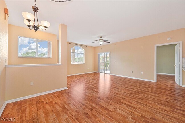 Foto del edificio - 6361 Aragon Way