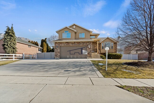 Building Photo - 2368 N 650 E