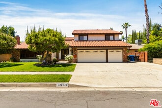 Building Photo - 4933 Collett Ave