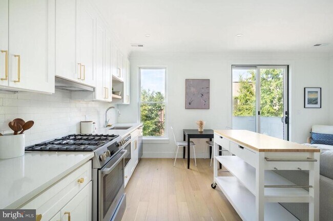 Foto del edificio - 1317 11th St NW