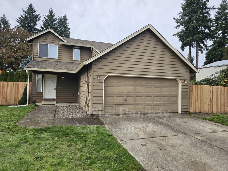 Foto principal - 6101 NE 44th Cir