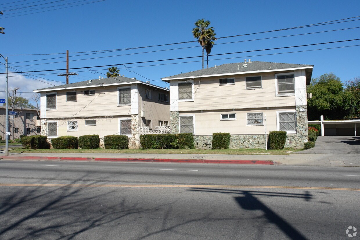 15445-15455 Vanowen St - 15445 Vanowen St