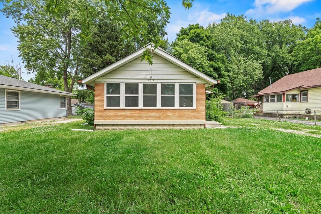 Foto principal - 1509 Manhattan Ave