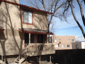Building Photo - 32 E Old Broadmoor Rd