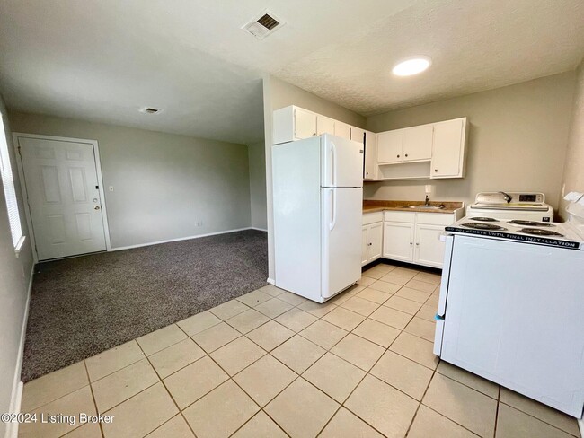 Building Photo - 2505 Hermitage Way