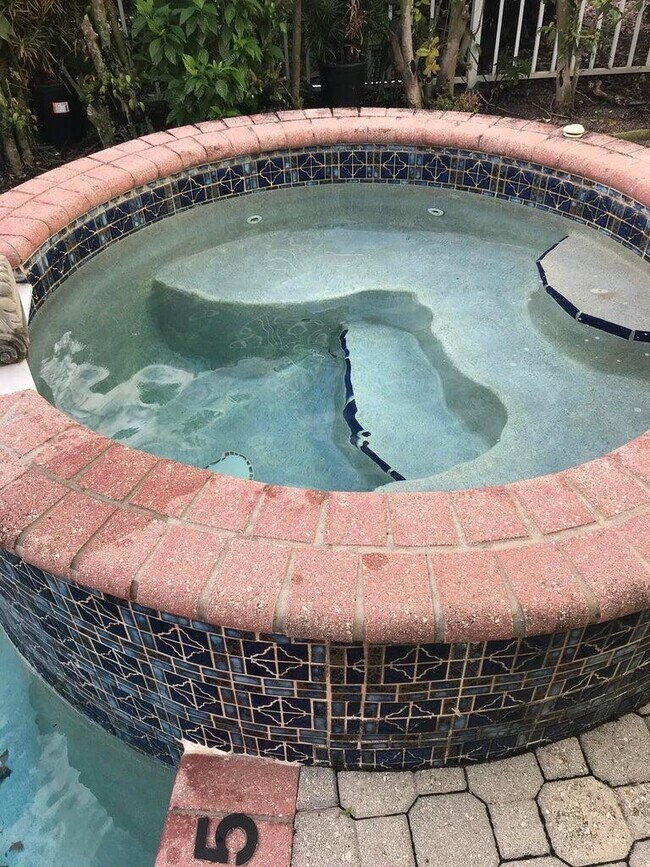 Foto del edificio - 17275 Ventana Dr