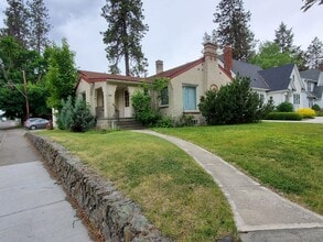 Building Photo - 403 W 25th Ave