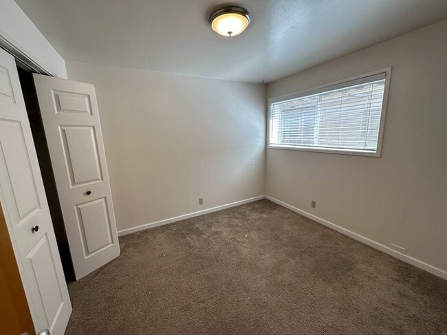 Photo - Campus Apartments