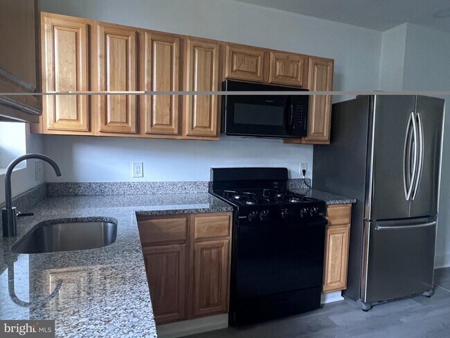 Building Photo - 430 Whitridge Ave